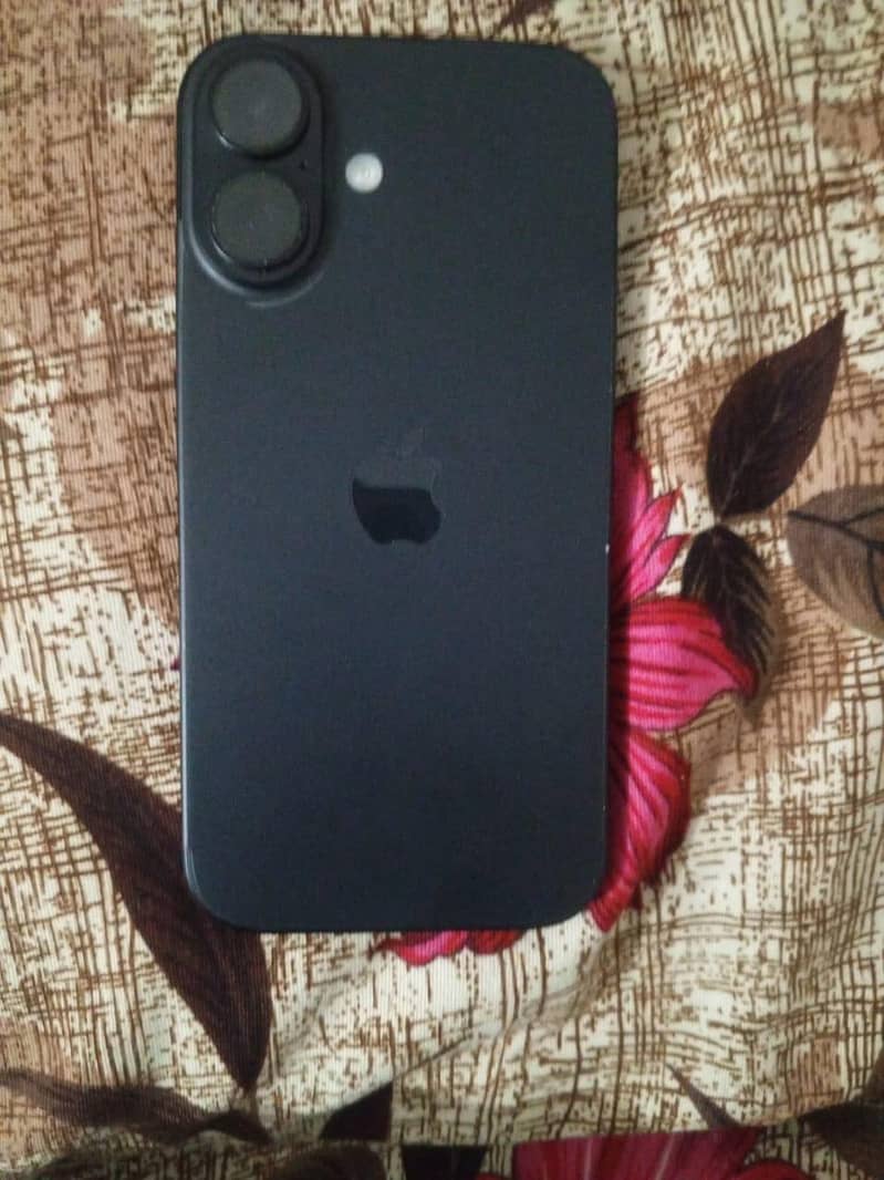 Apple iPhone 16 0