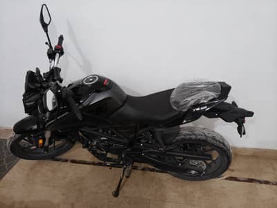 Voge R125 (2026 Model) | CBU Unit | EFI + Dual ABS | 126 KM Driven