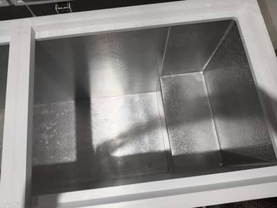 hairr deep freezer model HDF 545inv