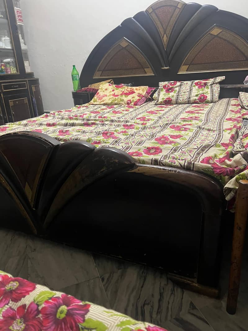 bed,Showcase,dressing table 0