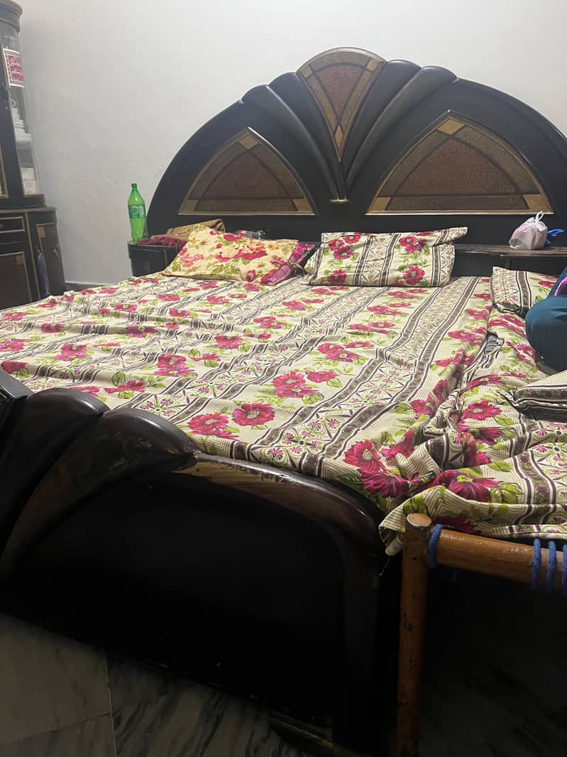 bed,Showcase,dressing table 1