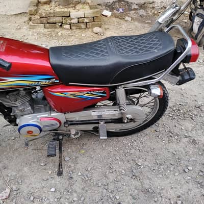 موٹر سائیکل میں بلکل کوئ دنیا ک کام نہیں ہے