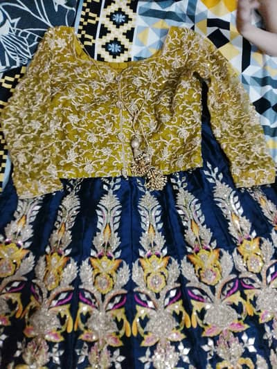 lehnga choli hai . . . shirt chiffon ki hai