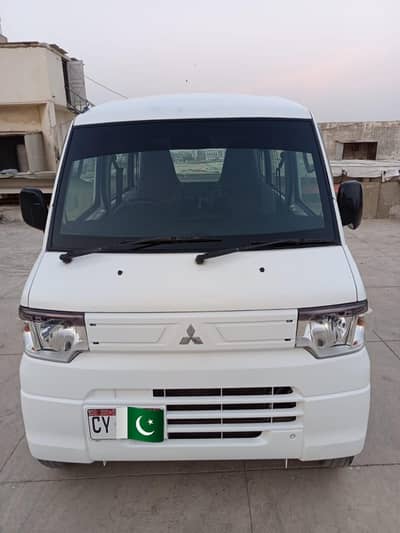 Nissan Clipper 2013