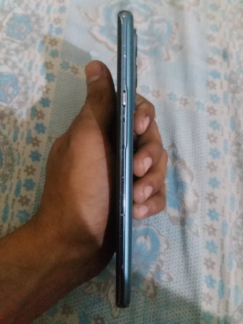 One Plus 9 Pro 5G 2