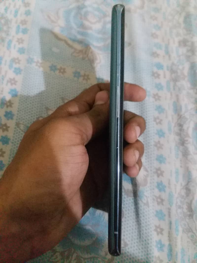 One Plus 9 Pro 5G 4