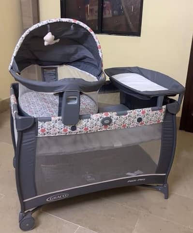 Graco pack and play play yard with nephere and changer - imported