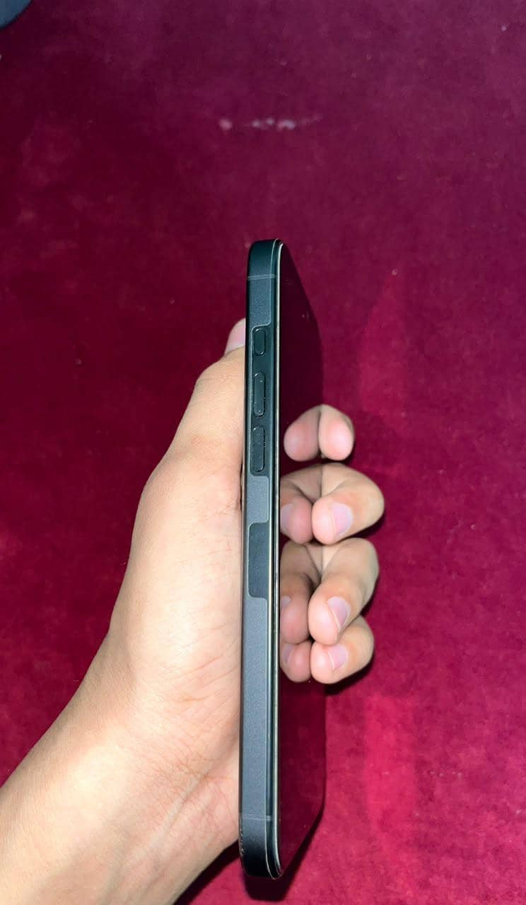 Apple iPhone 16 Pro Max 3