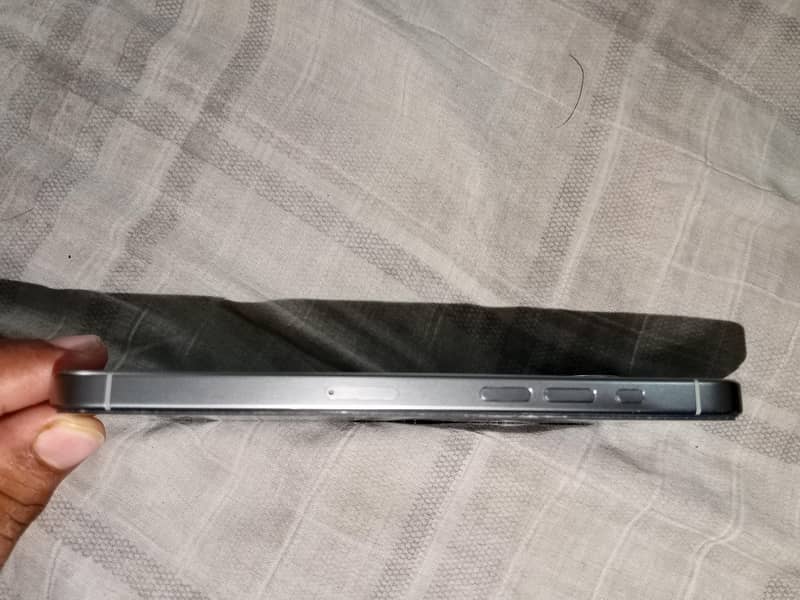 iphone 15 pro max 2