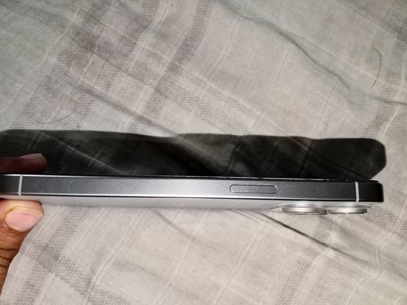 iphone 15 pro max 3
