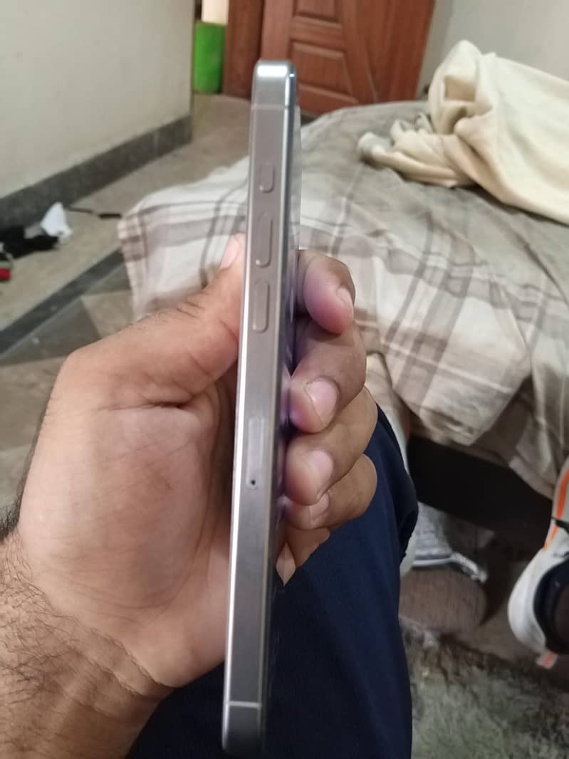 iphone 15 pro max 8