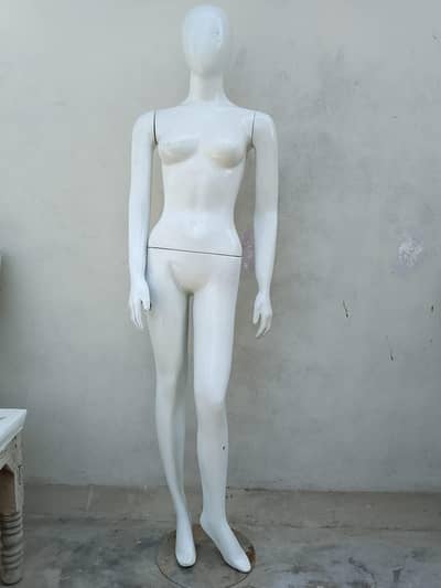 Display mannequin