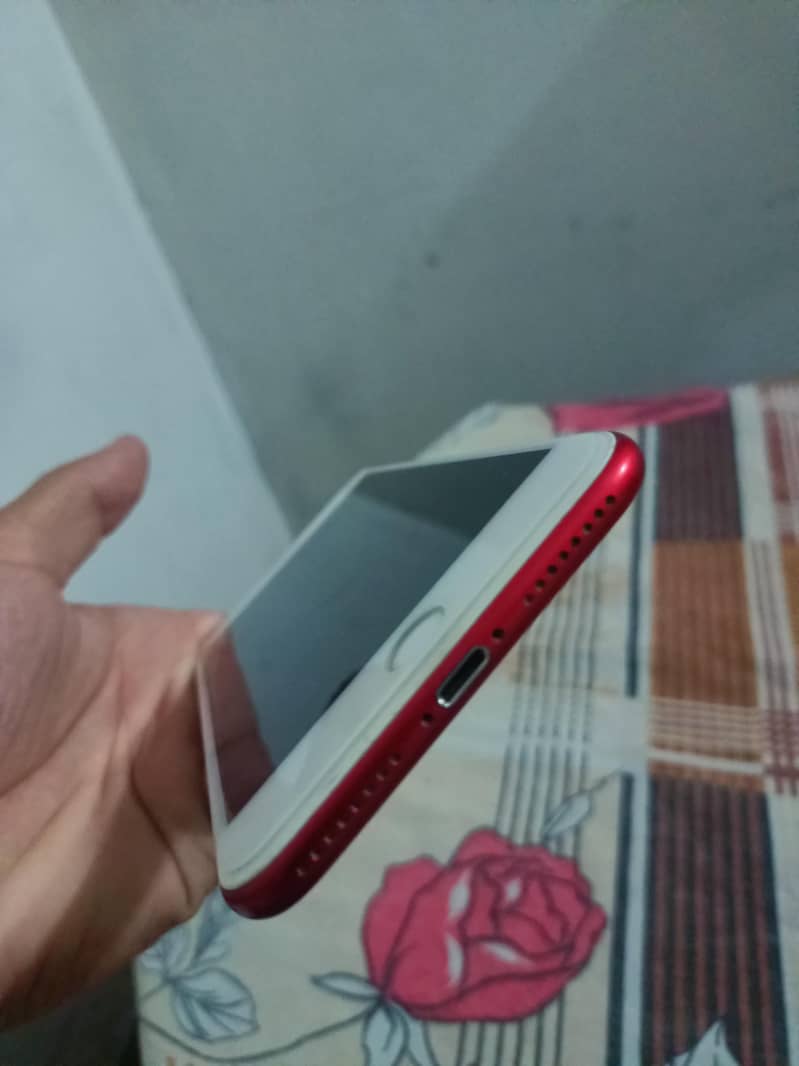 Apple iPhone 7 Plus 1