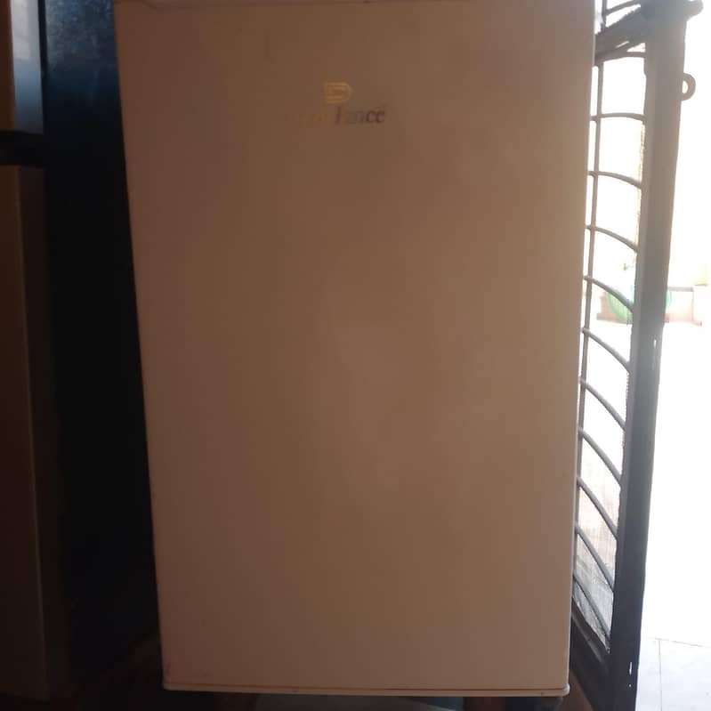 Dawlance Mini Fridge 3