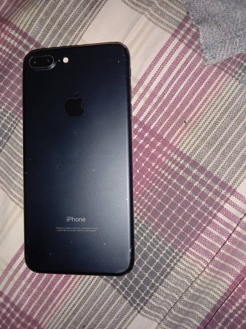 Apple iPhone 7 Plus 6