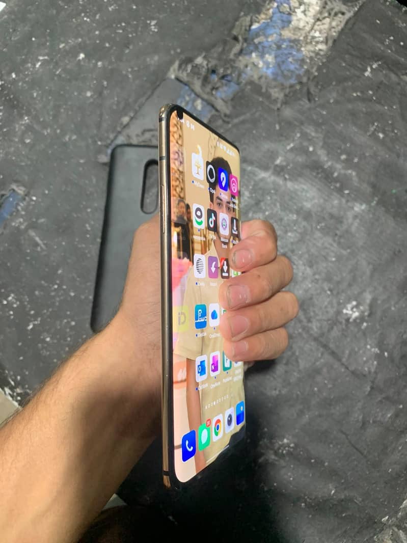 One Plus 7 Pro 1