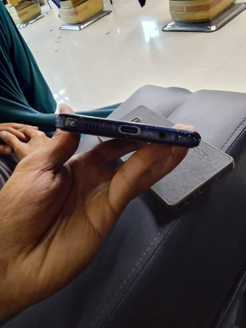Samsung Mobile Note 9 4