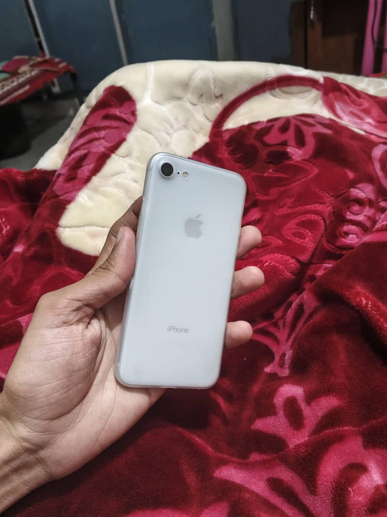 Apple iPhone 8 5