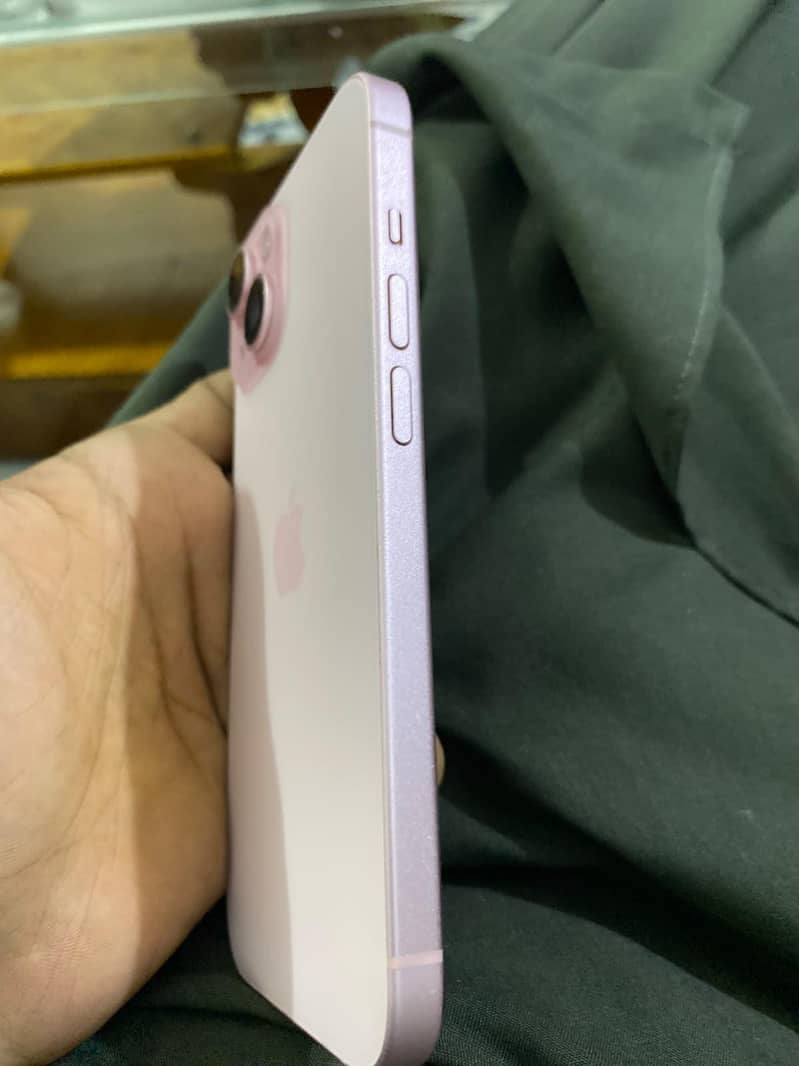 Apple iPhone 15 2