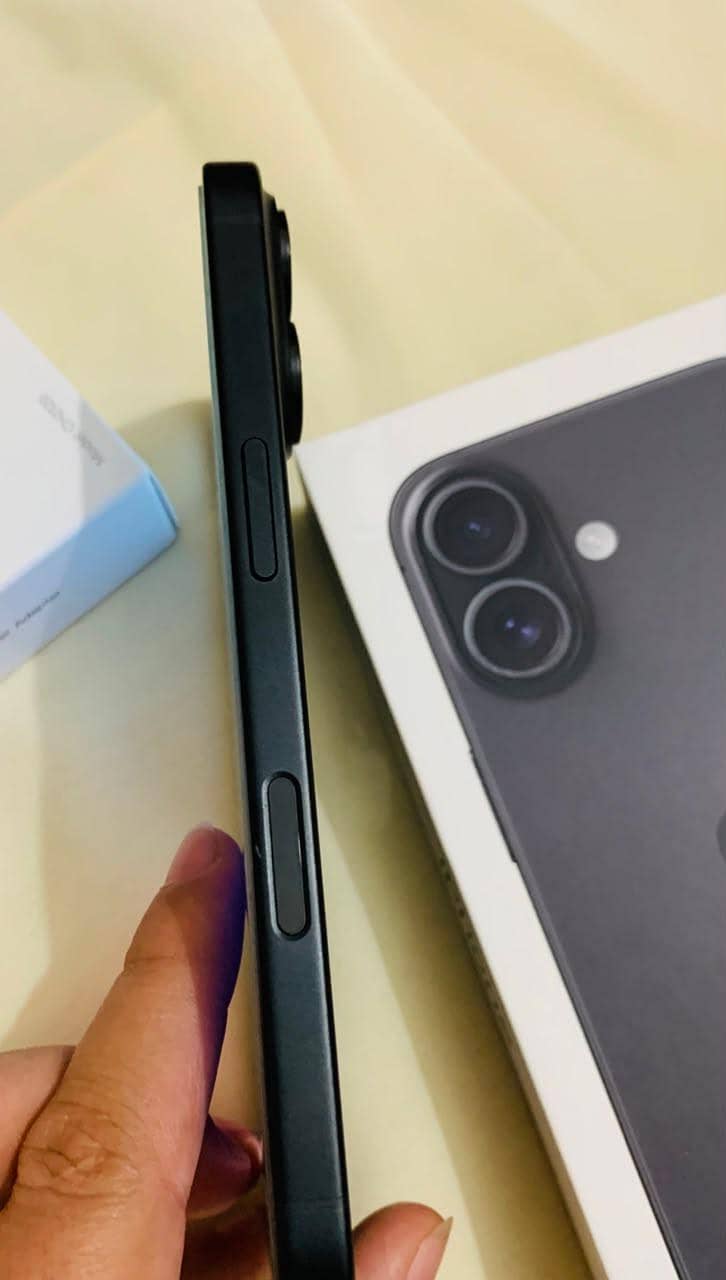 Apple iPhone 16 1