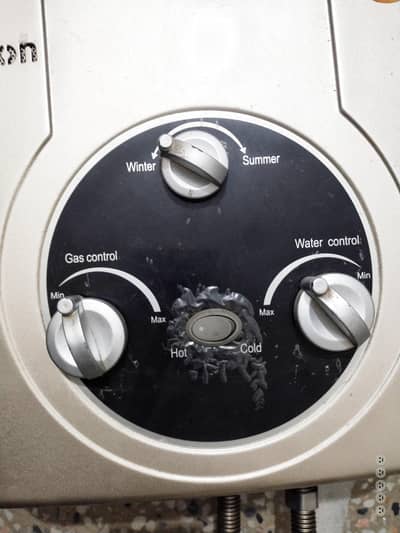 CANON Instant gas geyser for sale.