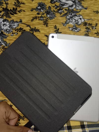 Apple Ipad Mini 4 In best Condition