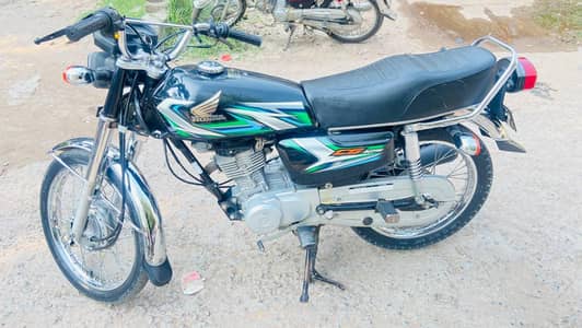 Honda CG125 black