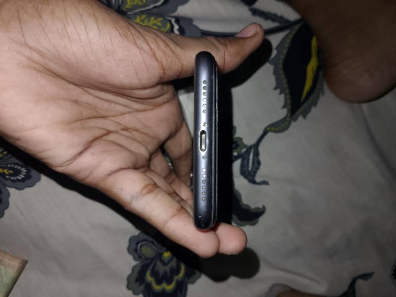 Apple iPhone 11 5