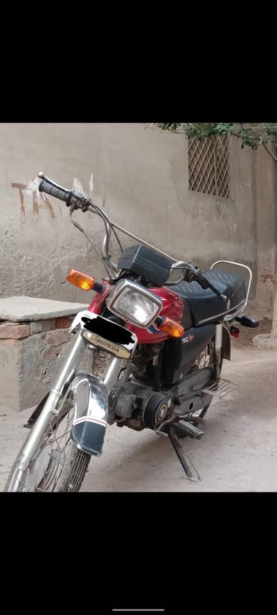 CD 70 . . . . 2005