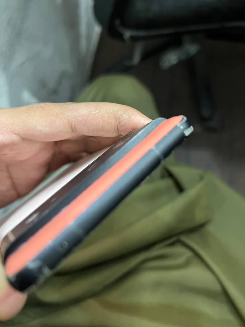 Google Pixel 6 4