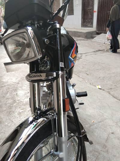 Honda 125 black color just new