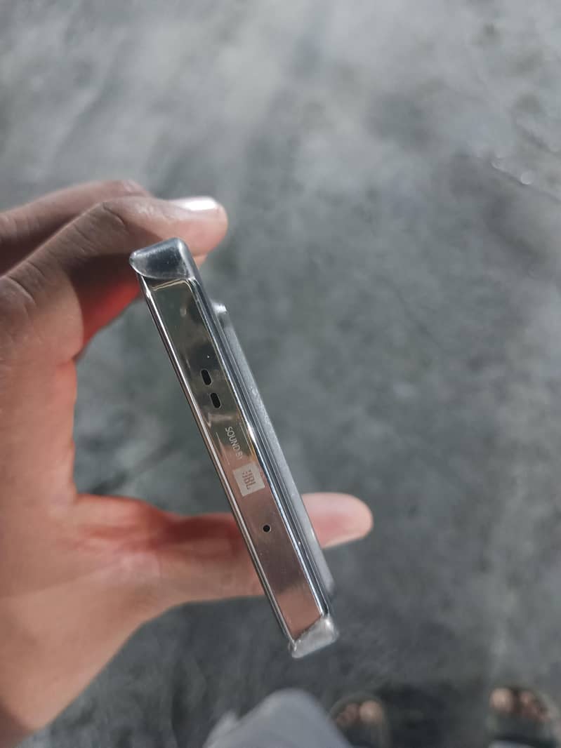 Infinix Note 40 4