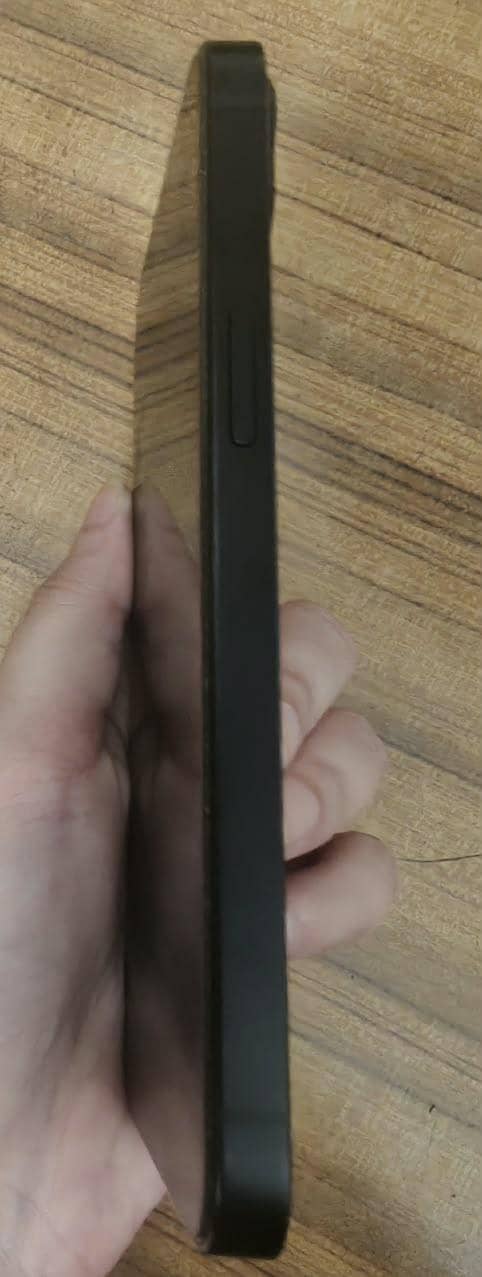 Apple iPhone 13 2