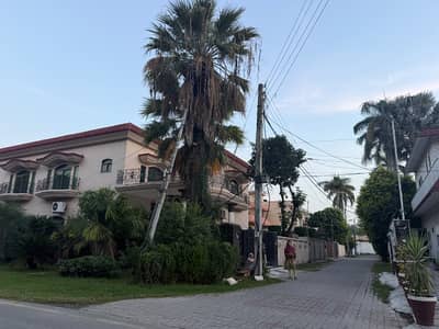 15 Marla Beautiful Double Story Corner House available For Sale Main Zafar Ali Road Double Barrier Cantt Sialkot 03456992685