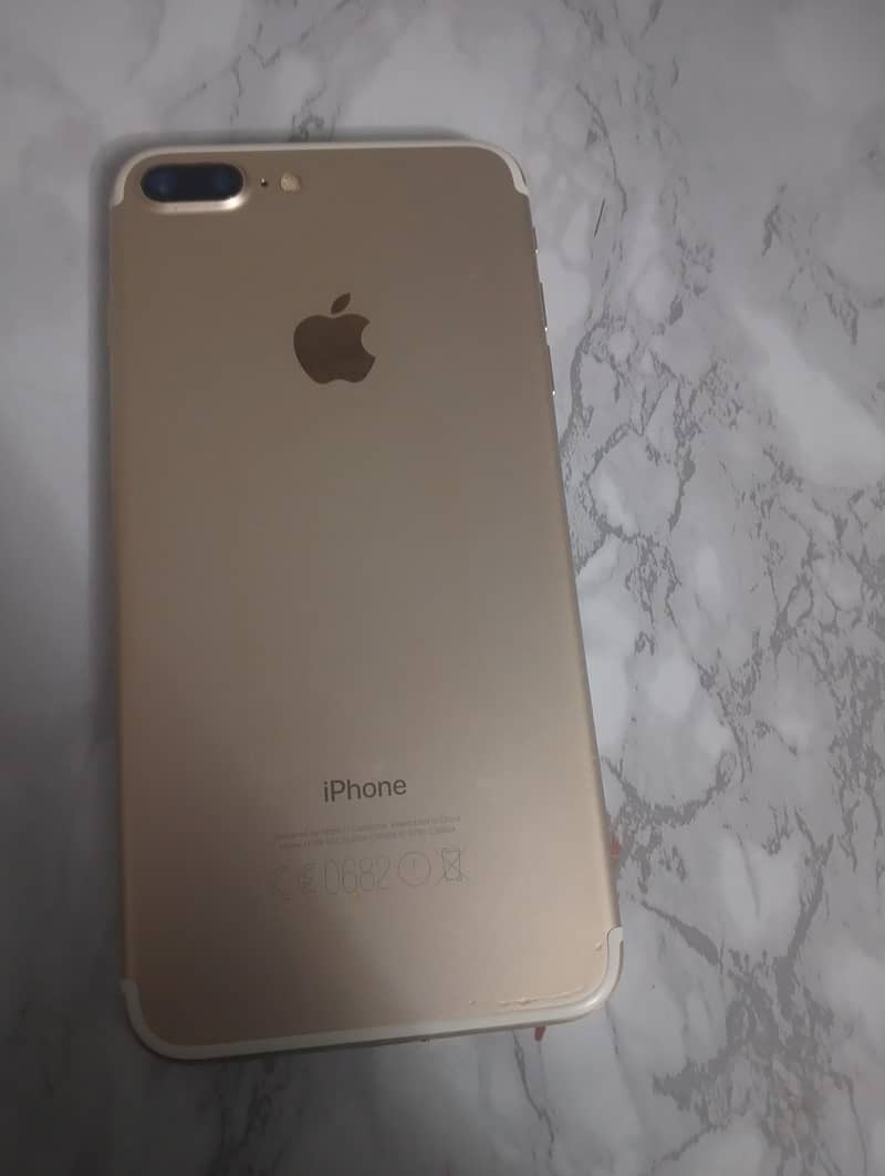 Apple iPhone 7 1