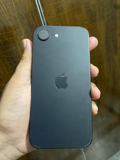 Apple iPhone 16e