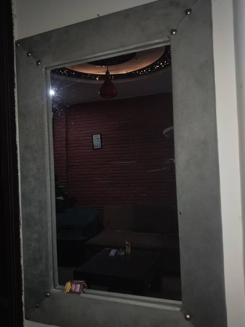 table  / mirror / 2 setting cheir 1