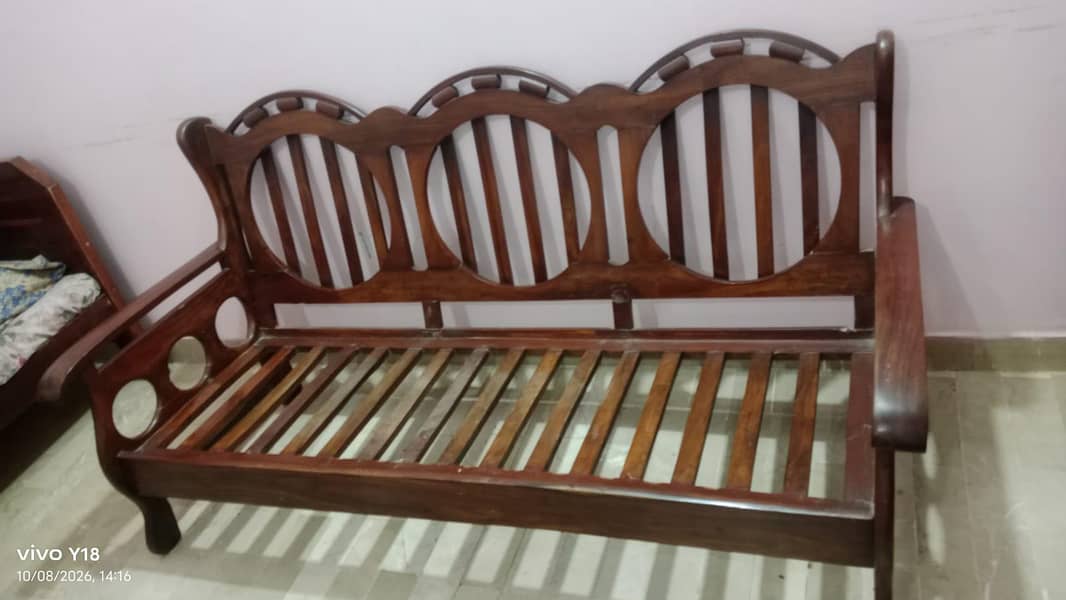 5 seater sofa with table 5