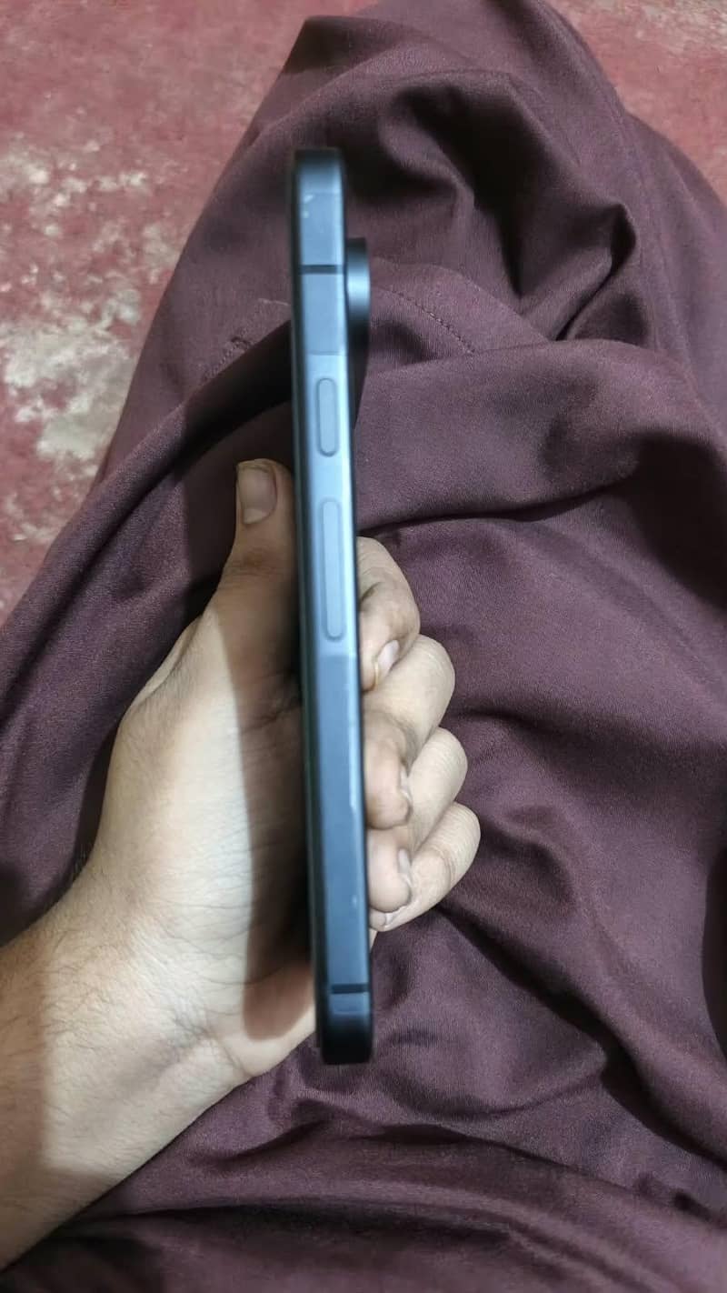 Google Pixel 9 4