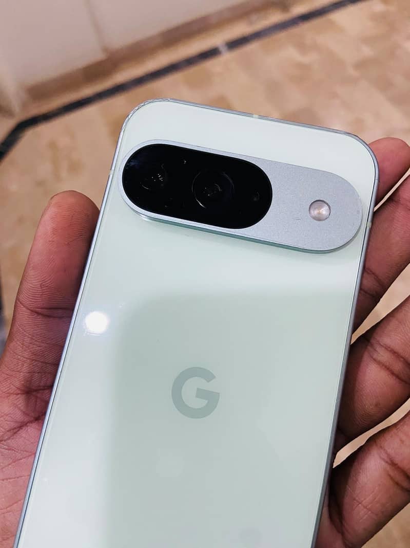 Google Pixel 9 6