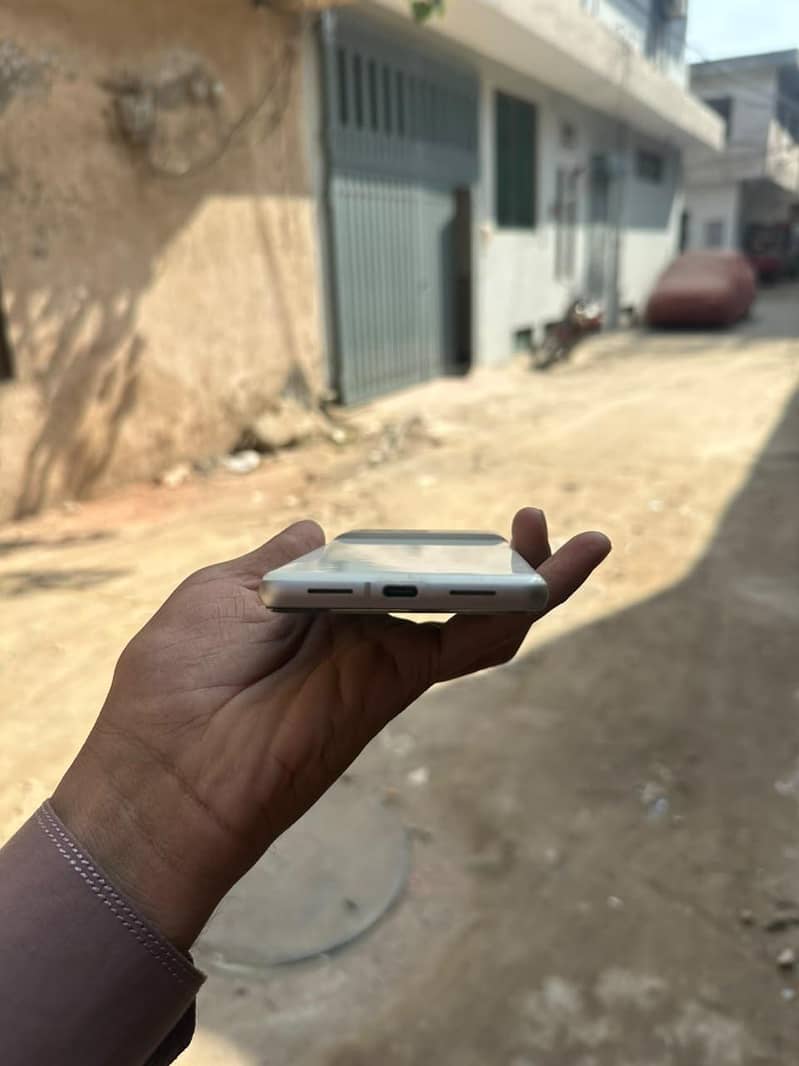 Google Pixel 7 3