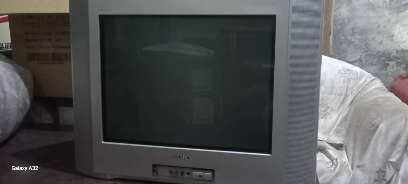 Sony Trinitron TV Brand new - Televisions - 1120389138