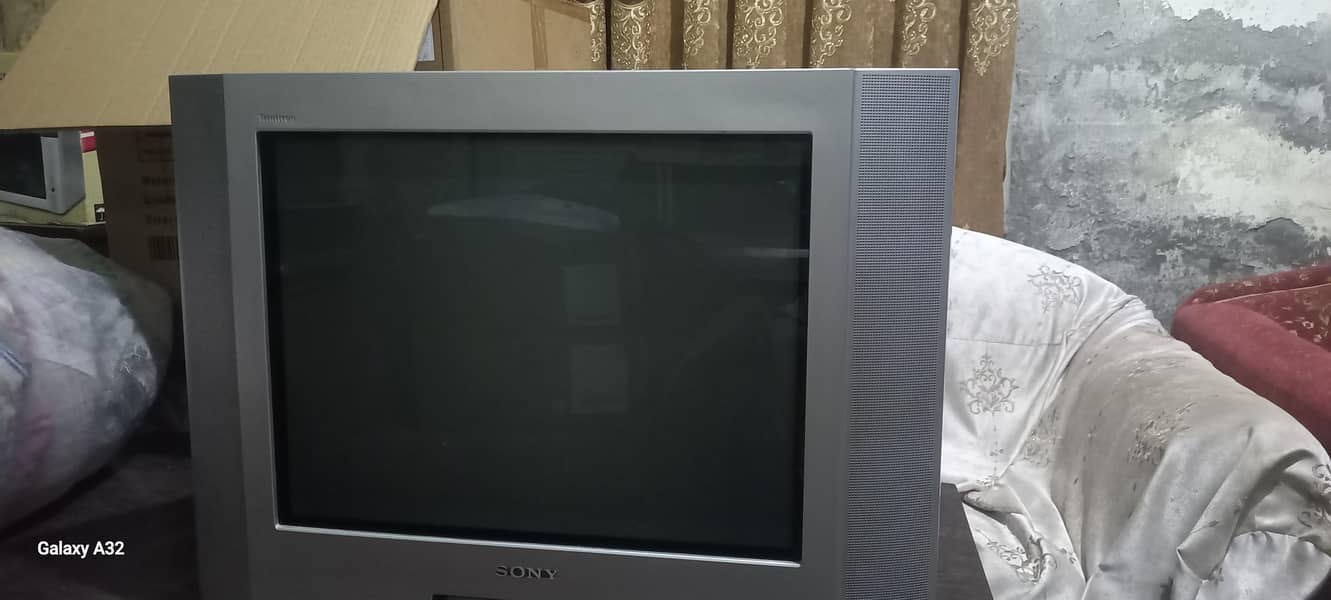 Sony Trinitron TV Brand new - Televisions - 1120389138
