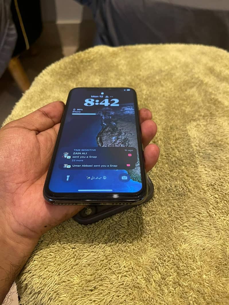 Apple iPhone X 5