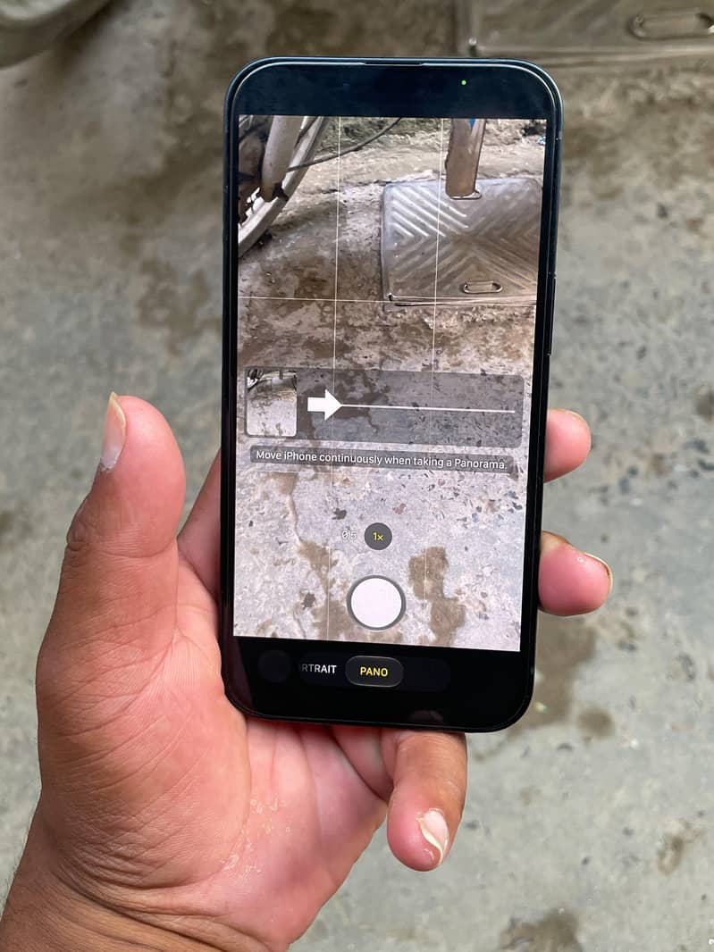 Apple iPhone 13 2