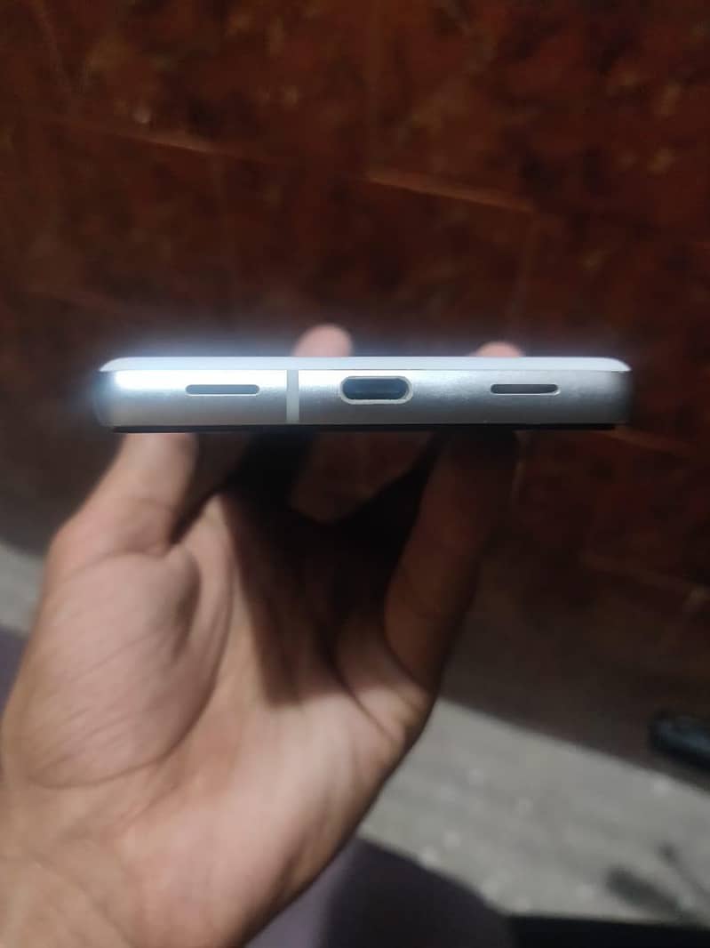 Google Pixel 7a 4