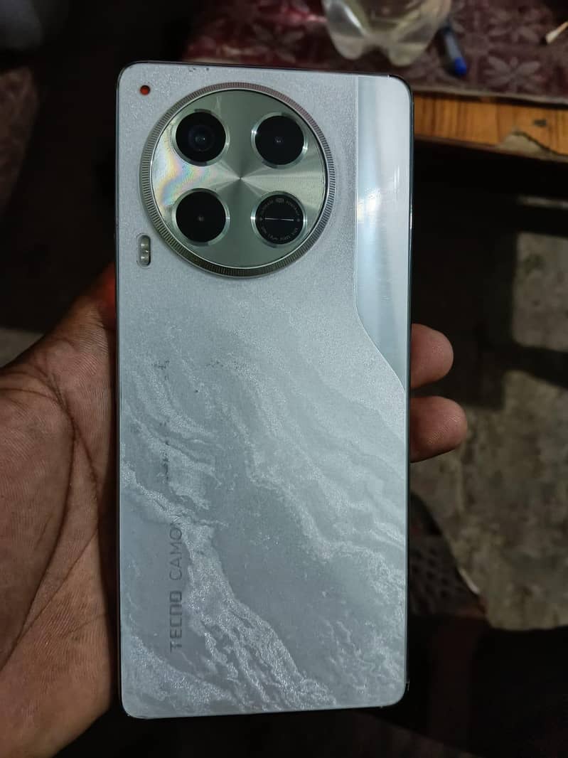 Tecno CAMON 30 1