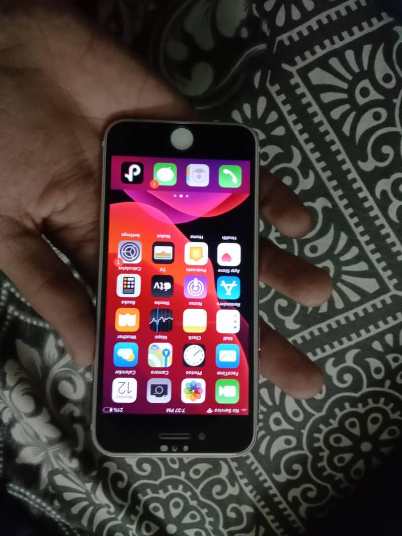 Apple iPhone 7 1