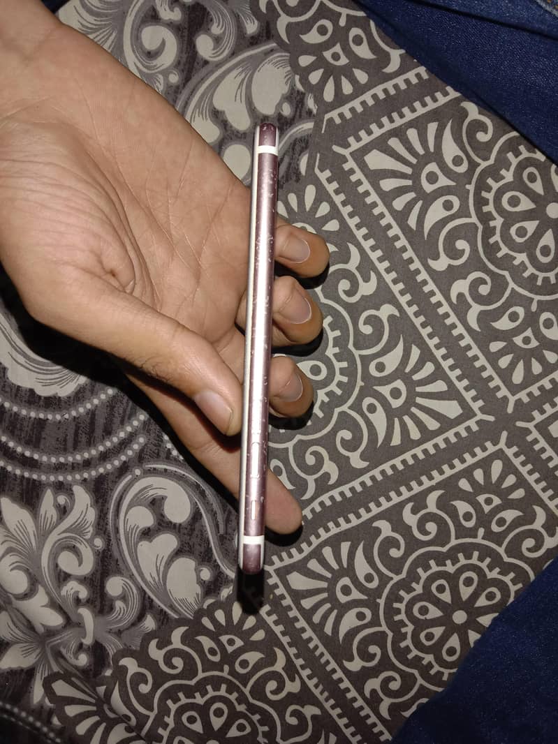 Apple iPhone 7 3