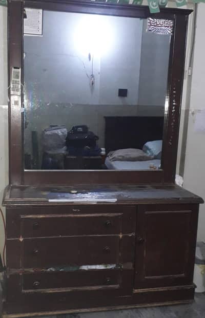 Cupborad and dressing table for sale